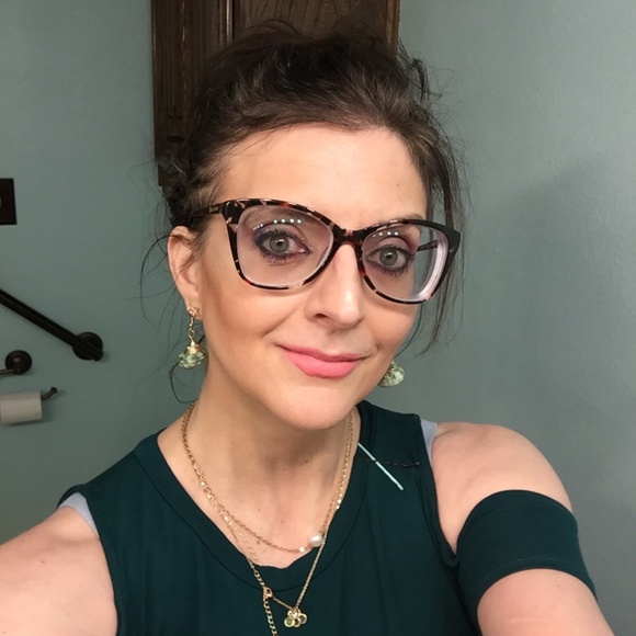 Meet Your Posher - Picture 12 of 13